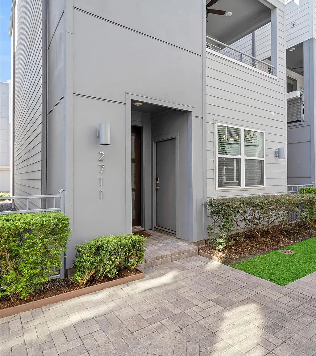 3 bed, 3.5 bath, 1831 sqft, $2,750 — Photo 3