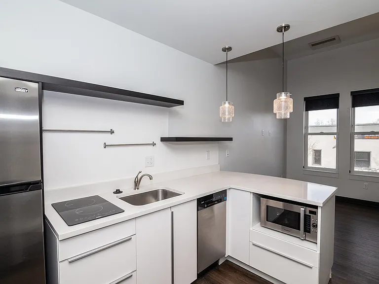 3033 N Downing St — Photo 40