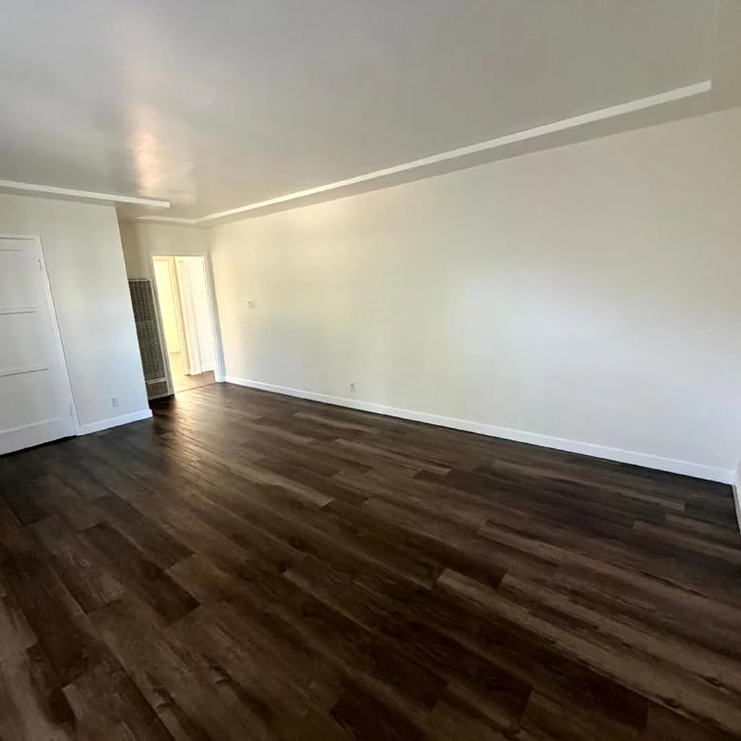 5113 W 20th St. — Photo 2