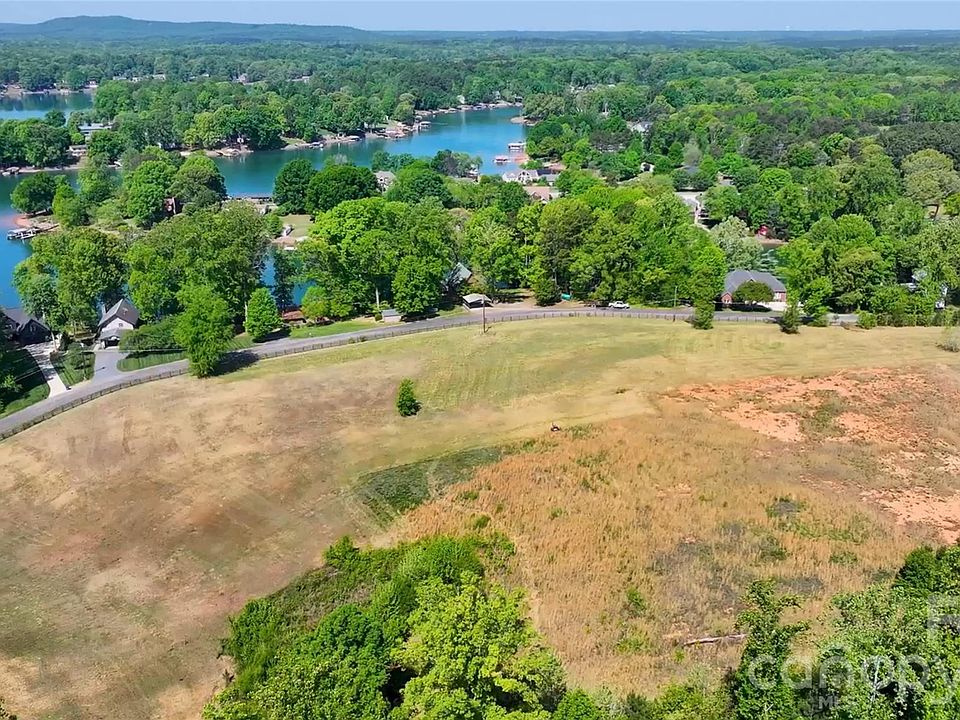 1st image of 3810 Chevlot Hills Rd #8267