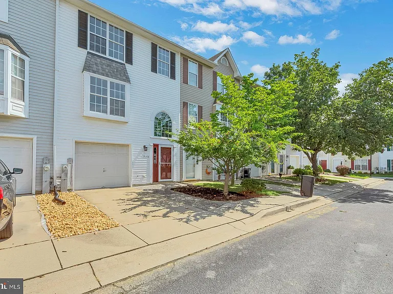 9456 Sea Breeze Ct — Photo 3