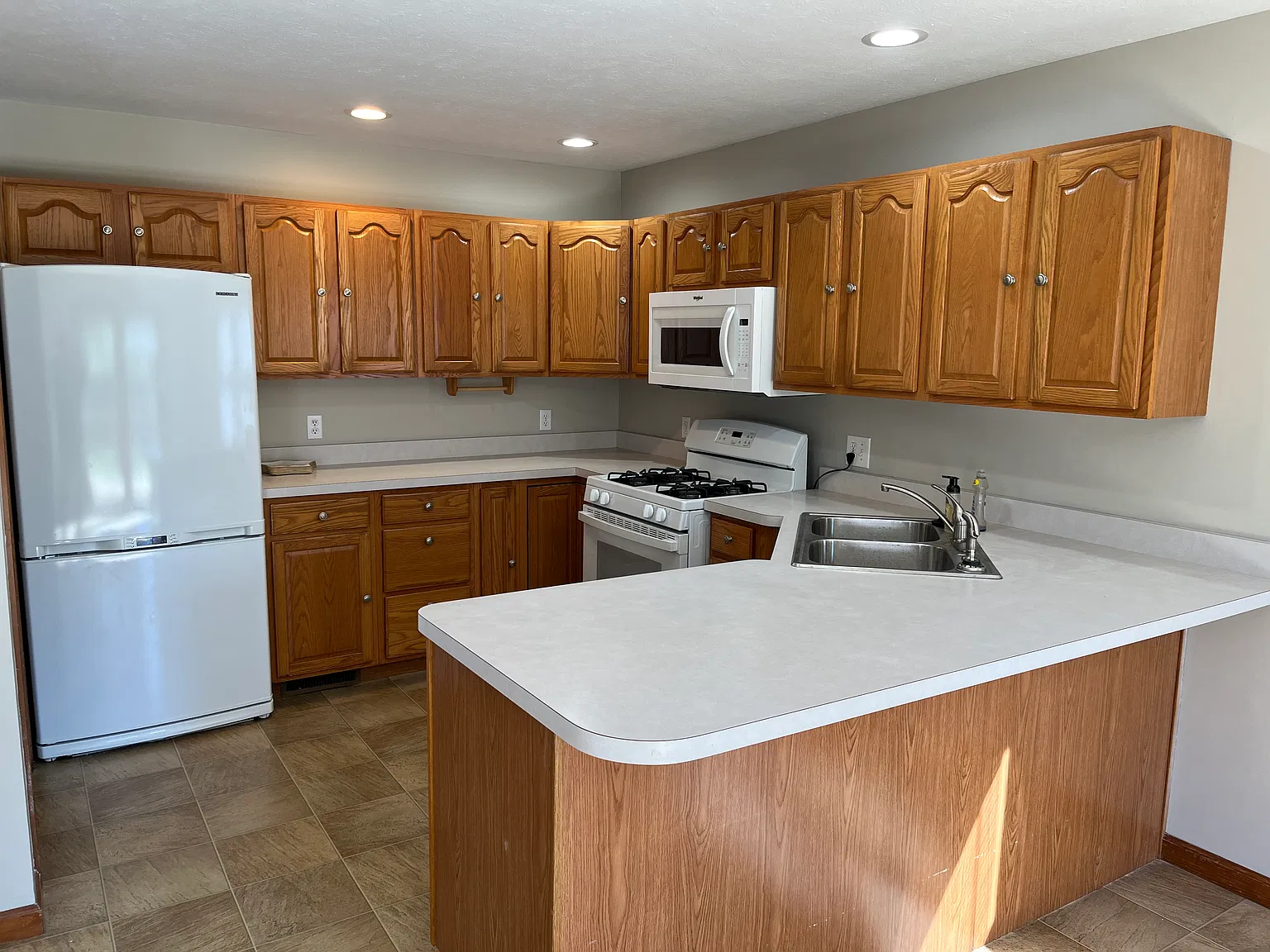 3 bed, 1548 sqft, $1,875 — Photo 2