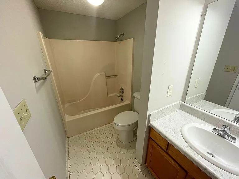 2505 W Broad St #414 — Photo 9