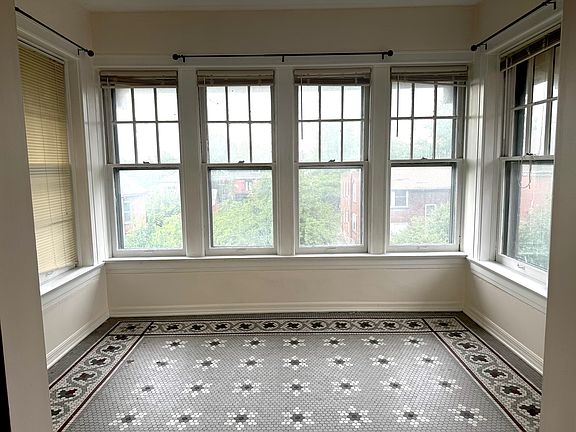 4th image of 3852 Russell Blvd APT 6