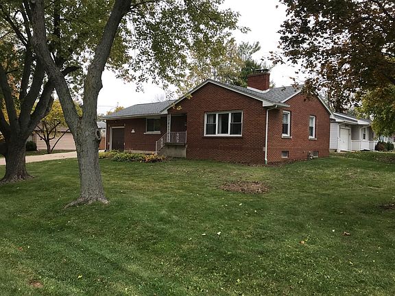 Large Corner Lot in quiet neighborhood within 3 blocks to 2 different parks