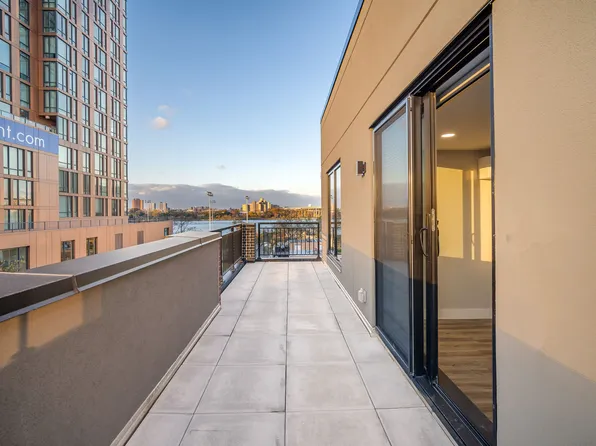 26-19 2nd Street image 6 of 8