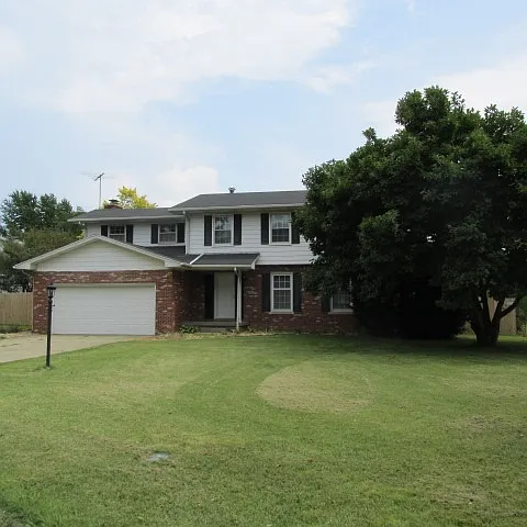 344 Vista Dr photo 1