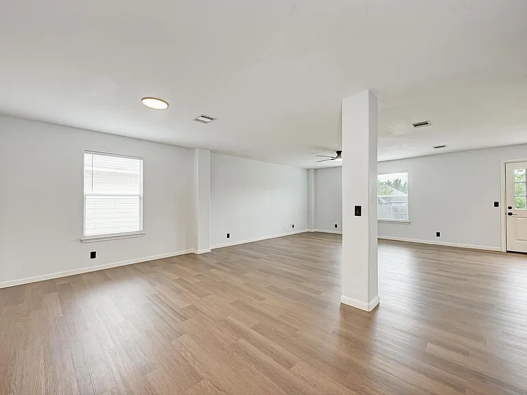 125 Holland St — Photo 5