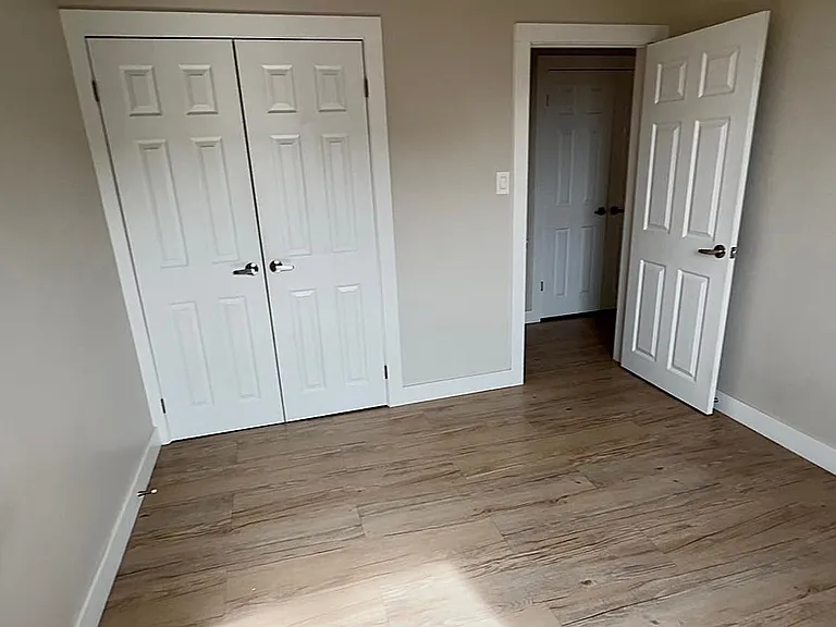 1095 Lakeshore Rd E #2 — Photo 4