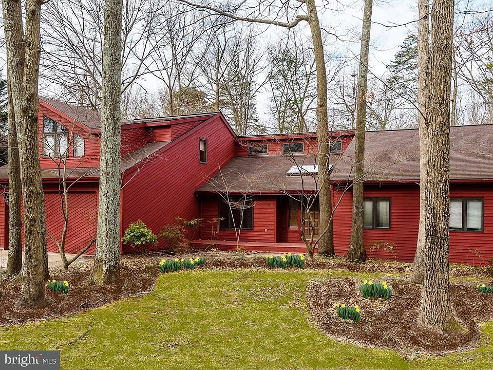 1st image of 200 Berrywood Dr