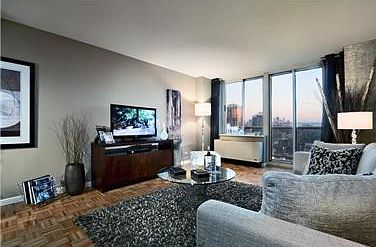 3rd image of 560 W 43rd St APT 37C