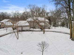 13297 Cardinal Creek Rd, Eden Prairie, MN 55346