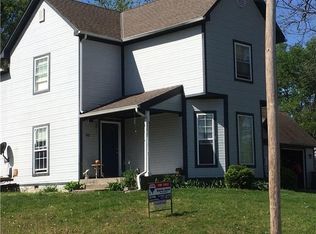 400 Liberty Rd, Smithville, MO 64089