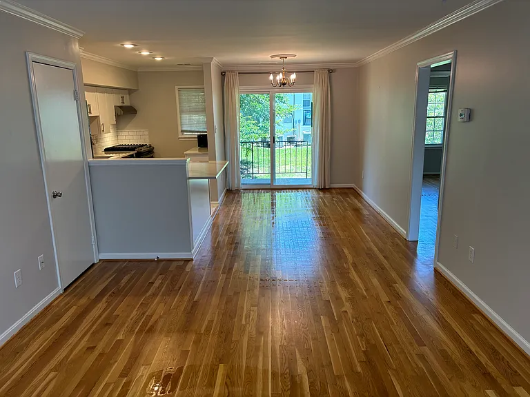 2422 Barracks Pl #3 — Photo 36
