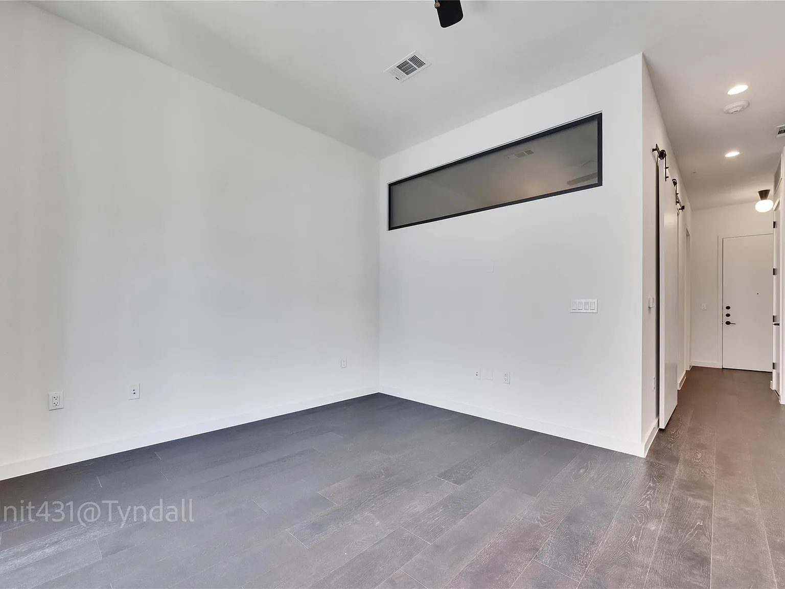 1 bed, 1.0 bath, 571 sqft, $1,795 — Photo 2