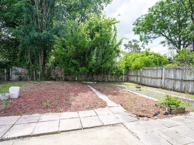 2441 University Blvd S — Photo 29