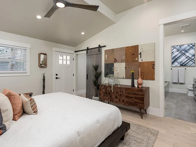Luxury Spaces — Photo 228