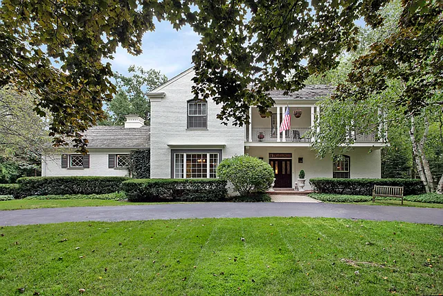 485 Rockefeller Rd photo 1