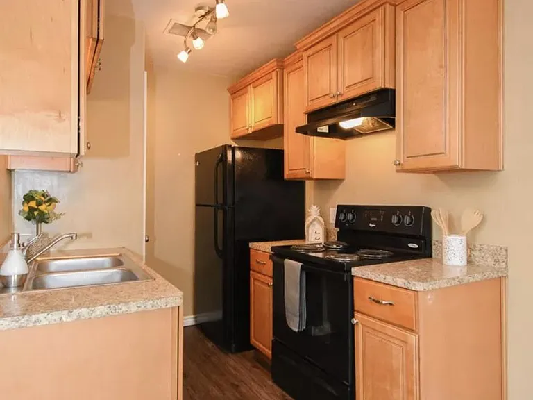 508 E Convent St #A — Photo 13