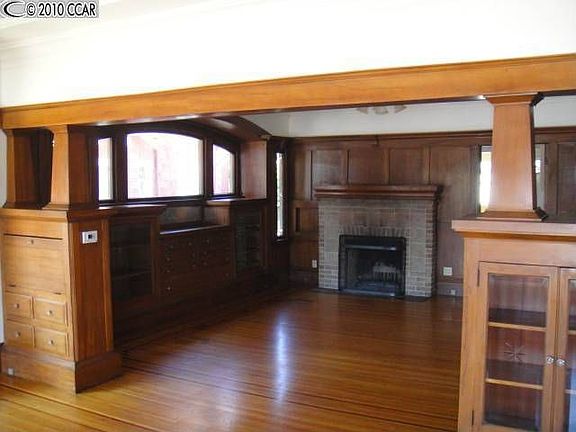 3rd image of 3849 Park Blvd