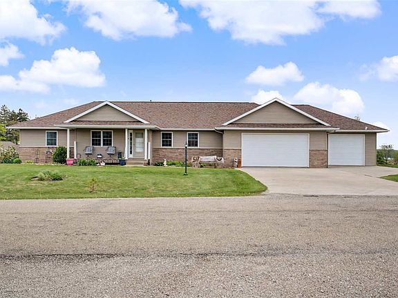4th image of 1109 Pelican Dr