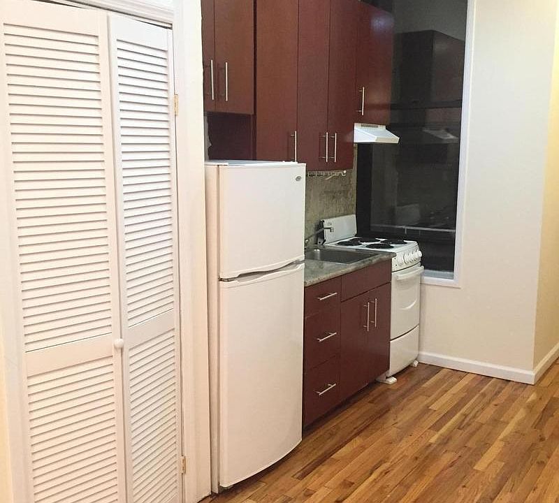 2nd image of 229 E 67th St APT 1A