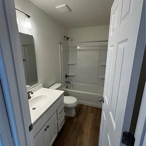 2736 Amberwood Ln #305 — Photo 9