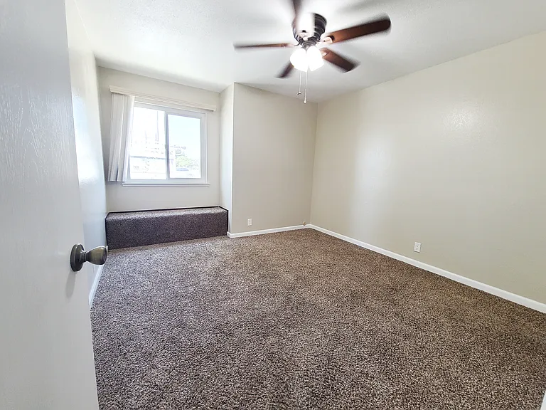 20 N Lemoore Ave #A — Photo 9