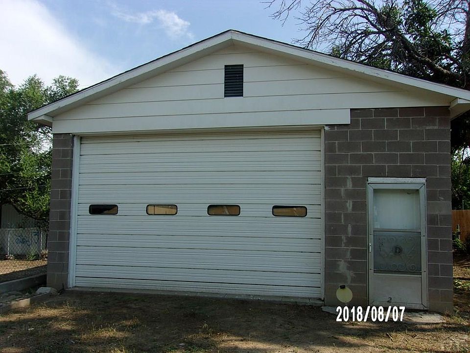 2nd image of 1910 E 2nd St