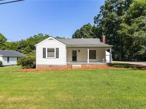 1106 Mack Rd, Asheboro, NC 27205