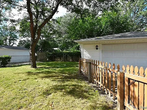 28057 Brentwood St — Photo 26