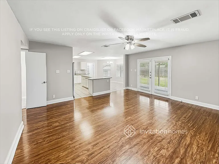 1405 Comfort St — Photo 9