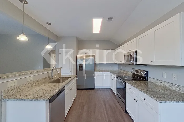 4 bed, 2.0 bath, 1635 sqft, $2,125 — Photo 4