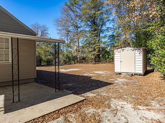 2nd image of 3849 N Linden Dr