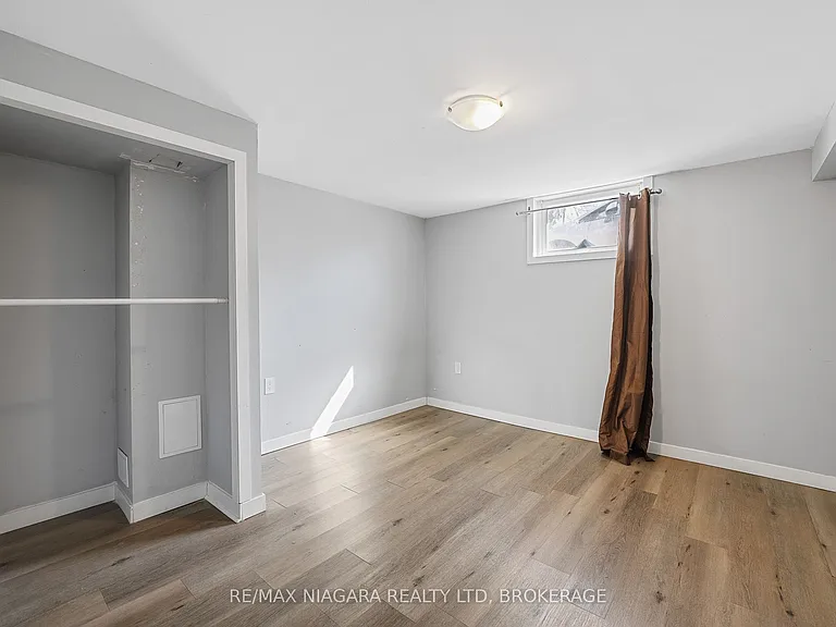 34 Saint George St #BASEMENT — Photo 12
