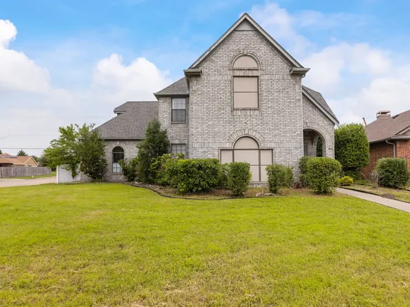 305 Hunters Creek Dr, Mesquite, TX 75150