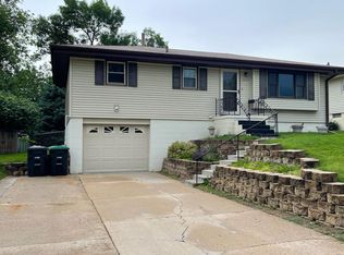 12214 T St, Omaha, NE 68137