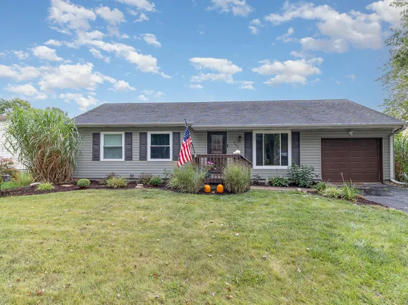 747 Mohawk Dr, Lowell, IN 46356