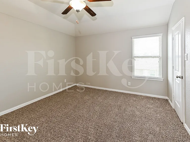 4306 Apple Ln — Photo 12