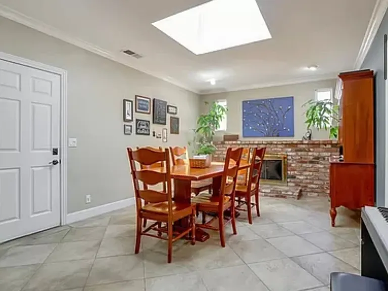 5662 Croydon Ave — Photo 7