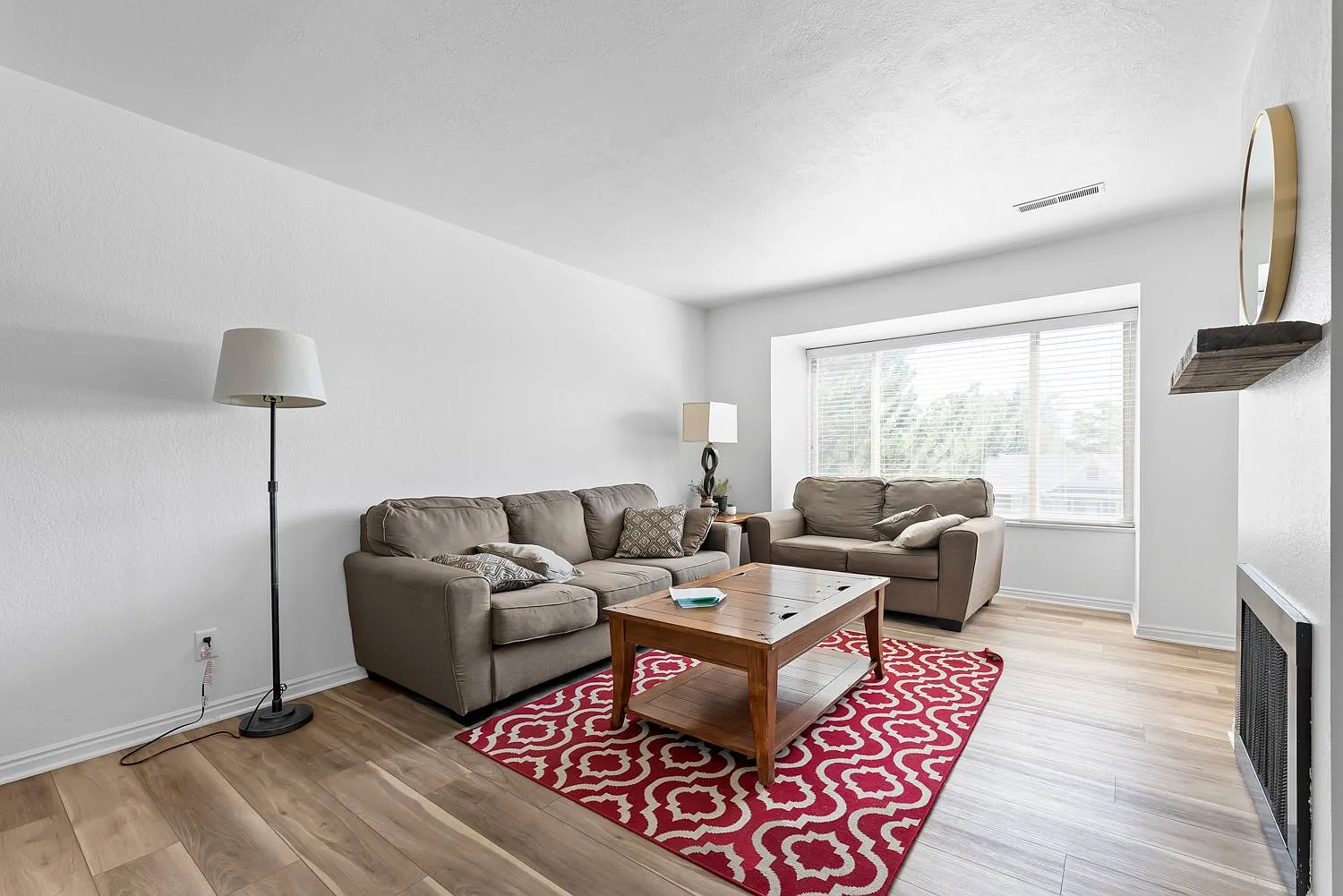 3 bed, 1050 sqft, $419 — Photo 3