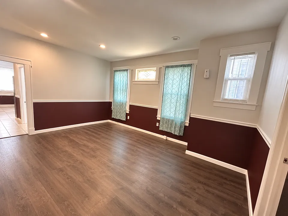 142 Mapes Ave #1B