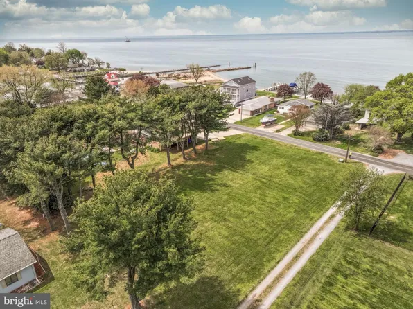 Reynolds Ave, Stevensville, MD 21666