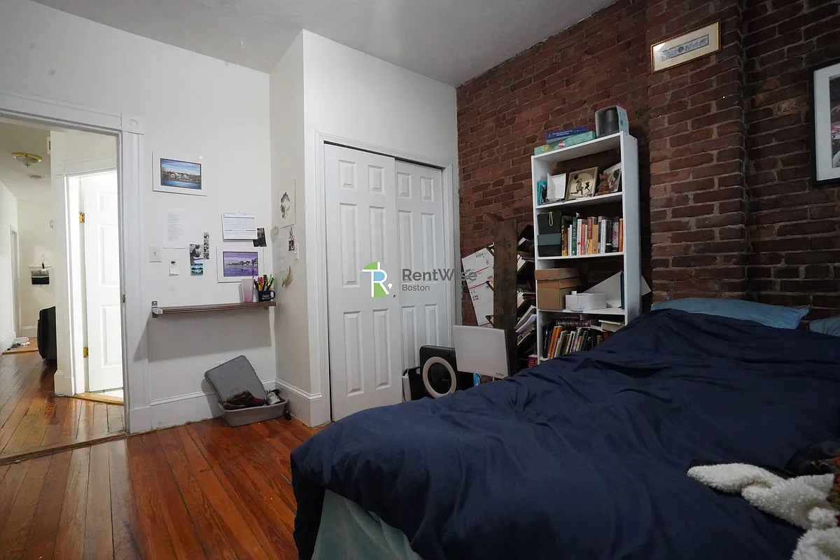 Building Photo - 83 Brighton Ave #3
