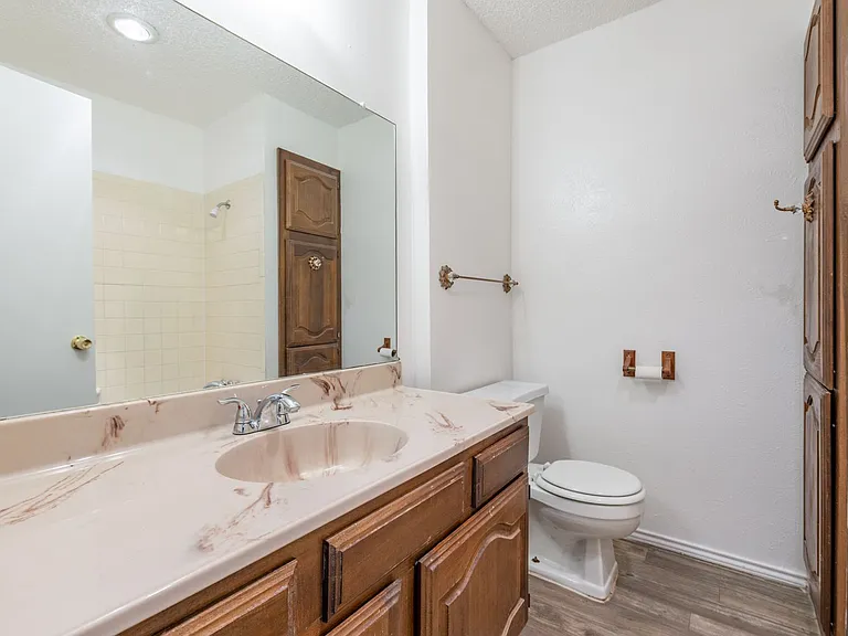 4605 & 4607 Menzer Rd — Photo 21