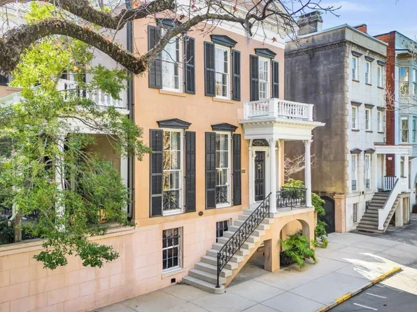 211 E Charlton St, Savannah, GA 31401
