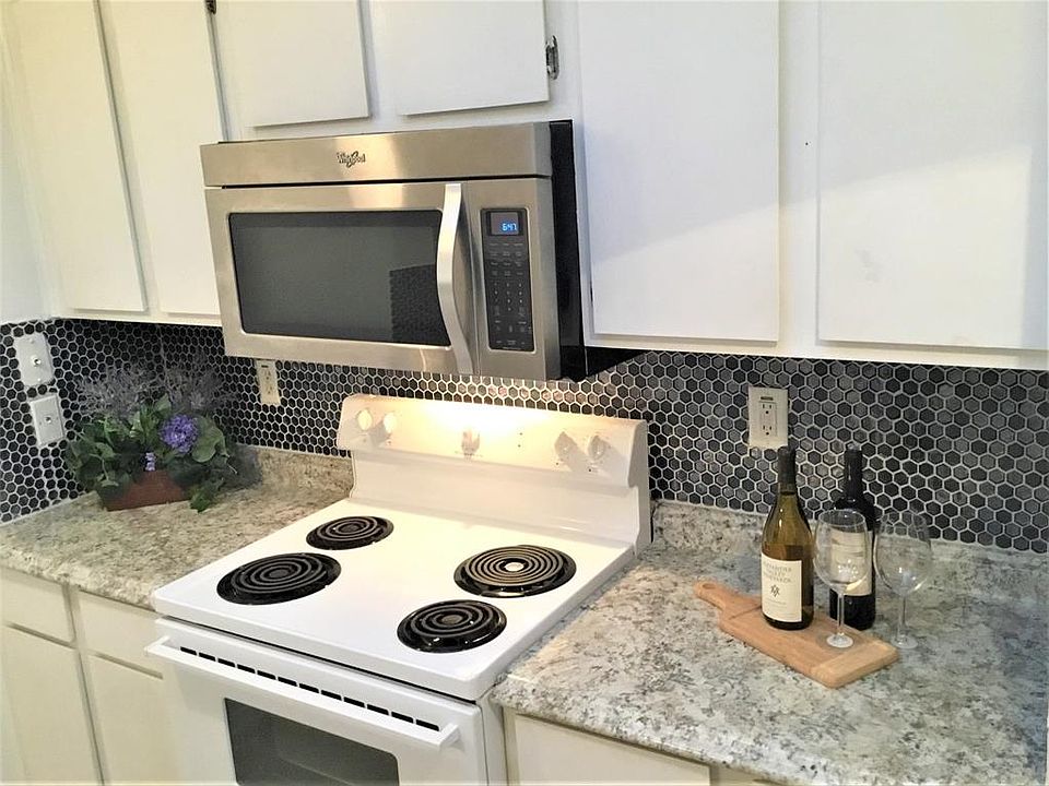 1st image of 9809 Richmond Ave Unit J6