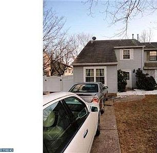 2nd image of 5 Hyacinth Ln