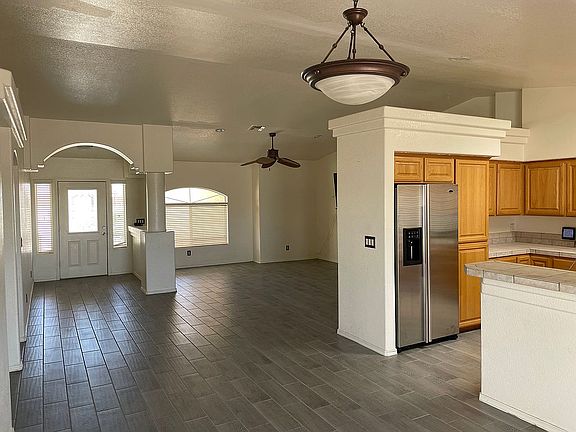 3rd image of 1853 E Club House Way