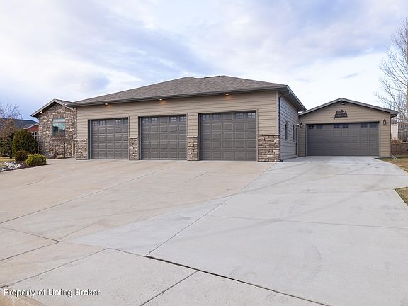 4th image of 1578 Grasslands Dr